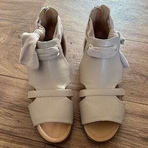 comfortview Neutral Beige Bow Tie Open-Toe Sandals